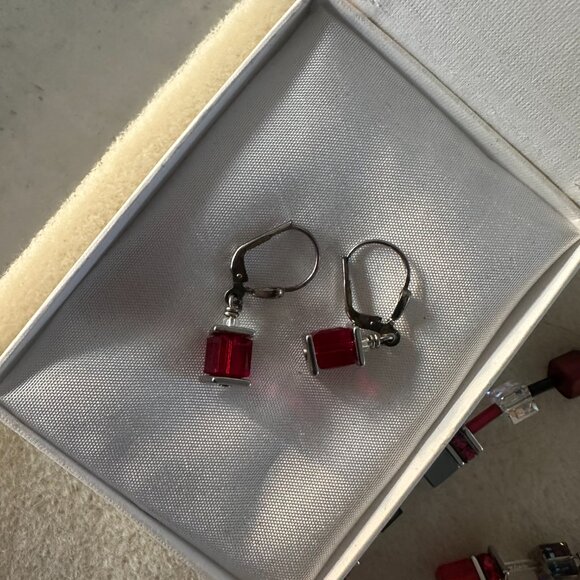 COEUR de LION GeoCUBE Set – Necklace, Bracelet, and Earrings (Worn Once) - Picture 3 of 4